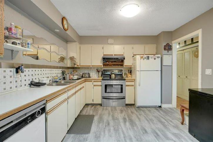 Photo 8 of 11532 85 Avenue, Delta BC
