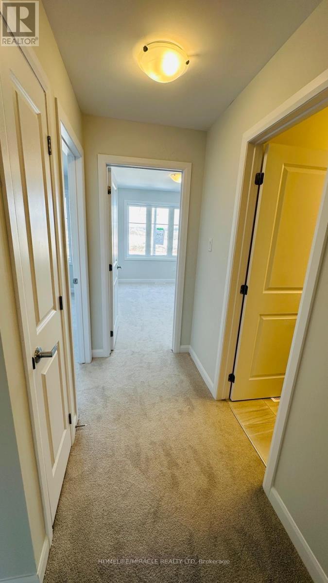 Photo 11 of 755 Fairline Row, Ottawa ON