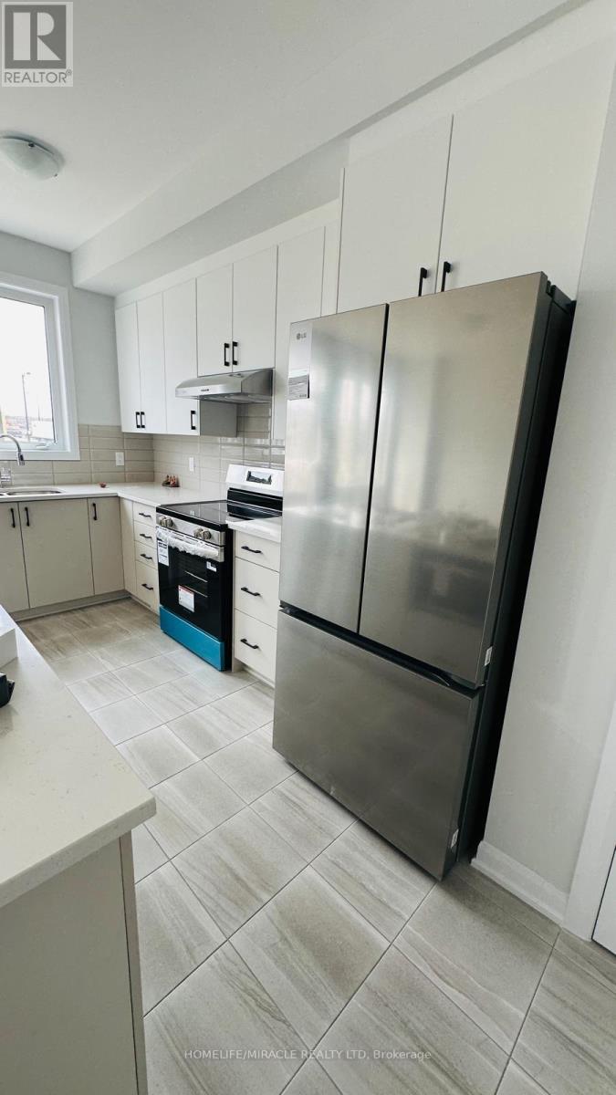 Photo 14 of 755 Fairline Row, Ottawa ON