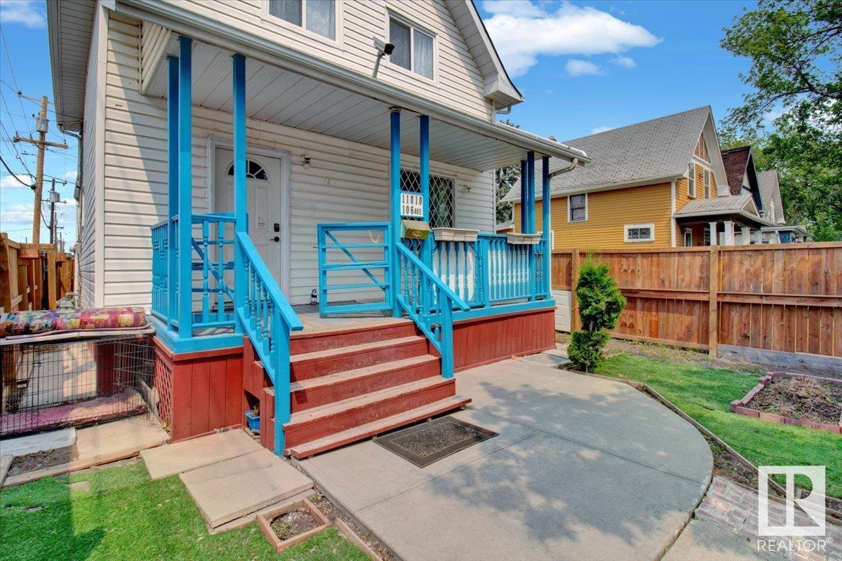 Photo 4 of 11010 106 Av Nw, Edmonton AB