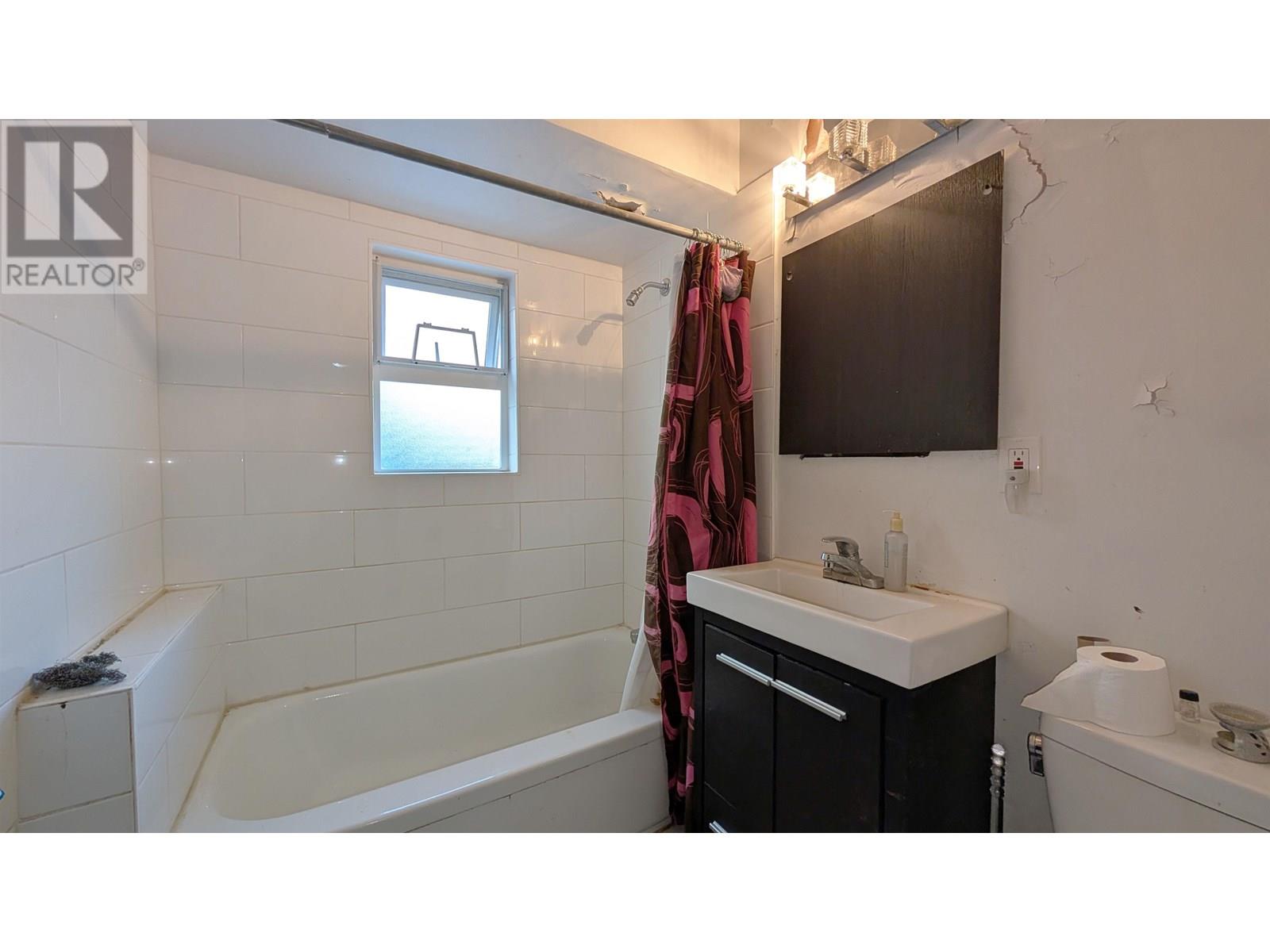 Photo 2 of 101 1075 W 13 Th Avenue, Vancouver BC