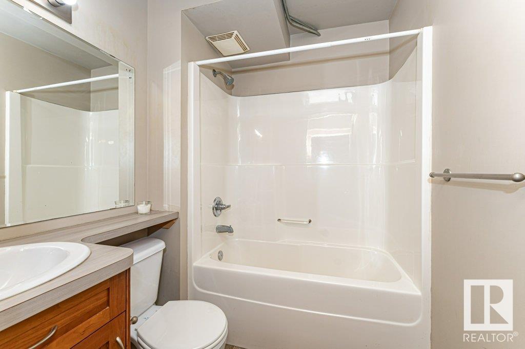 Photo 16 of 002 10249 104 St Nw, Edmonton AB