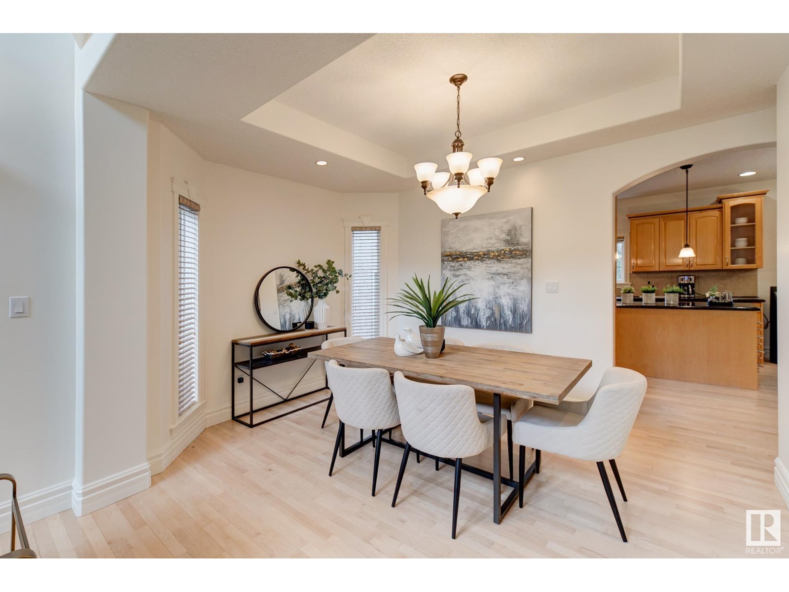 Photo 10 of 3020 Macneil Wy Nw, Edmonton AB