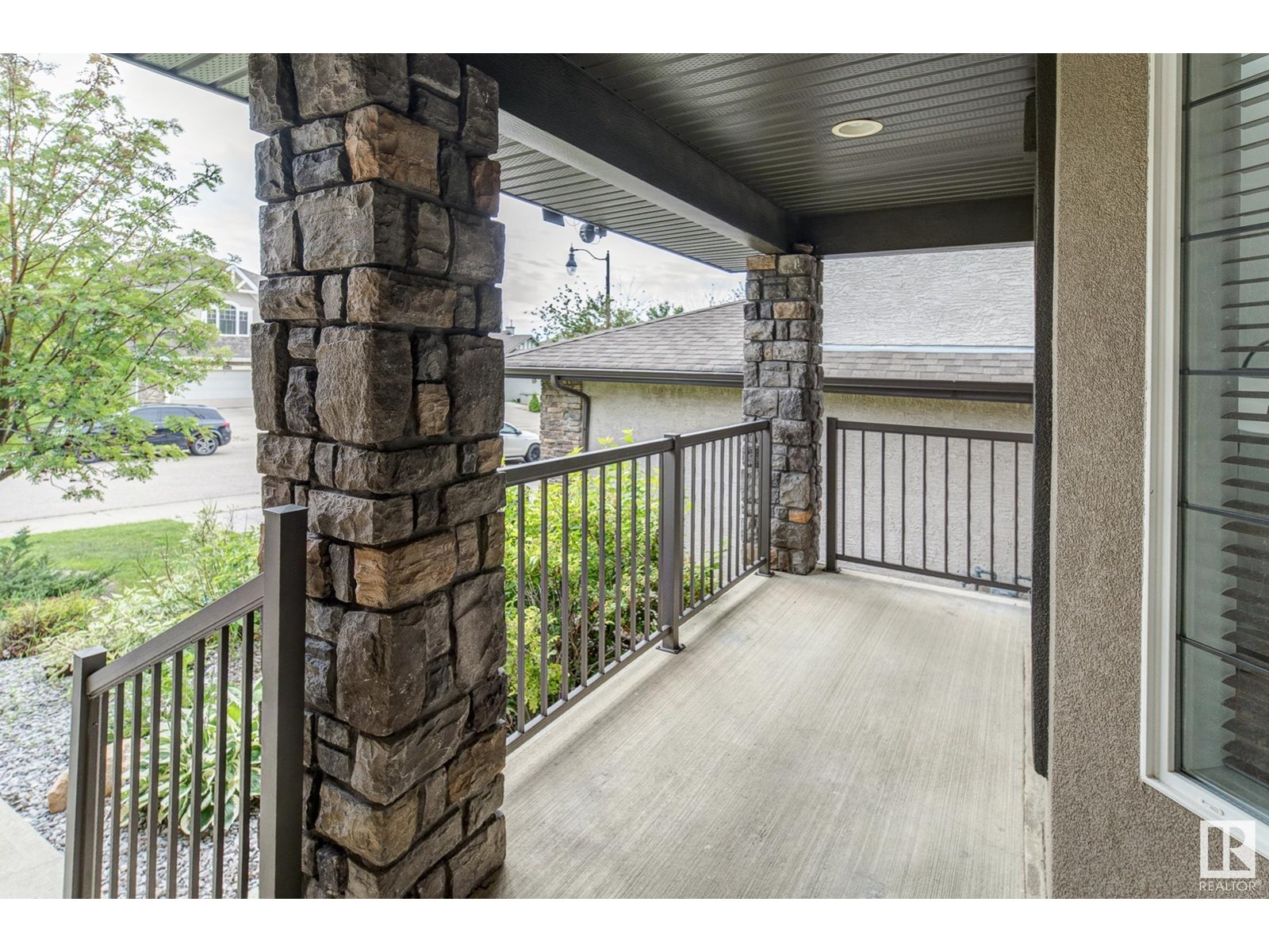 Photo 4 of 3020 Macneil Wy Nw, Edmonton AB