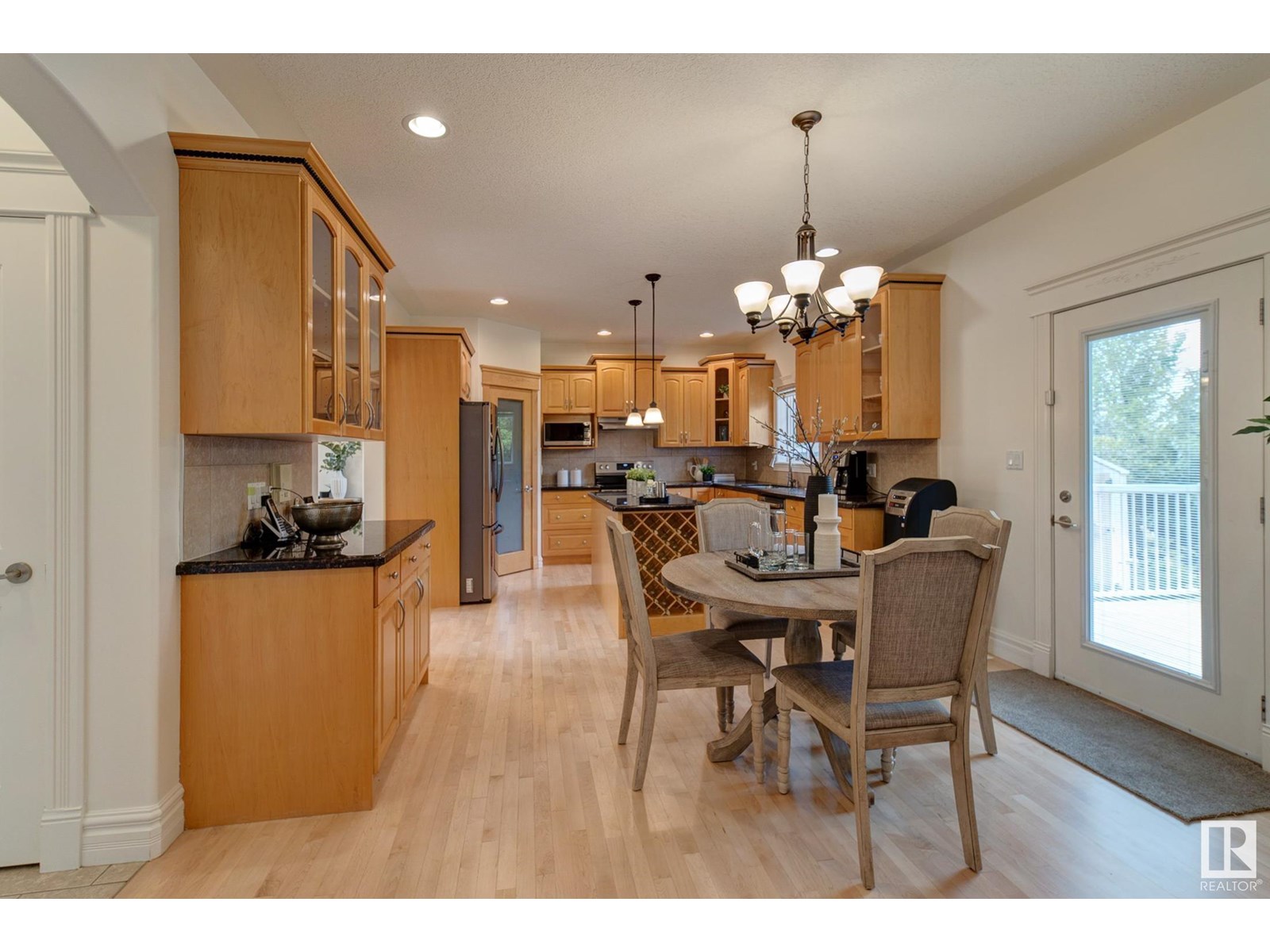Photo 22 of 3020 Macneil Wy Nw, Edmonton AB