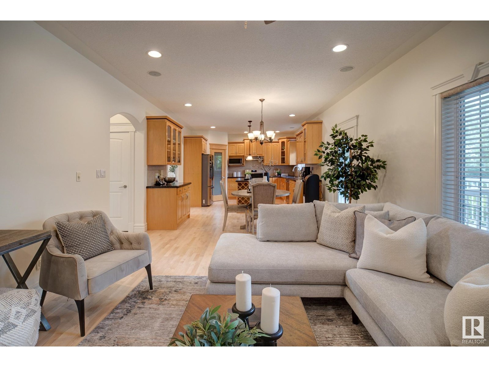 Photo 24 of 3020 Macneil Wy Nw, Edmonton AB