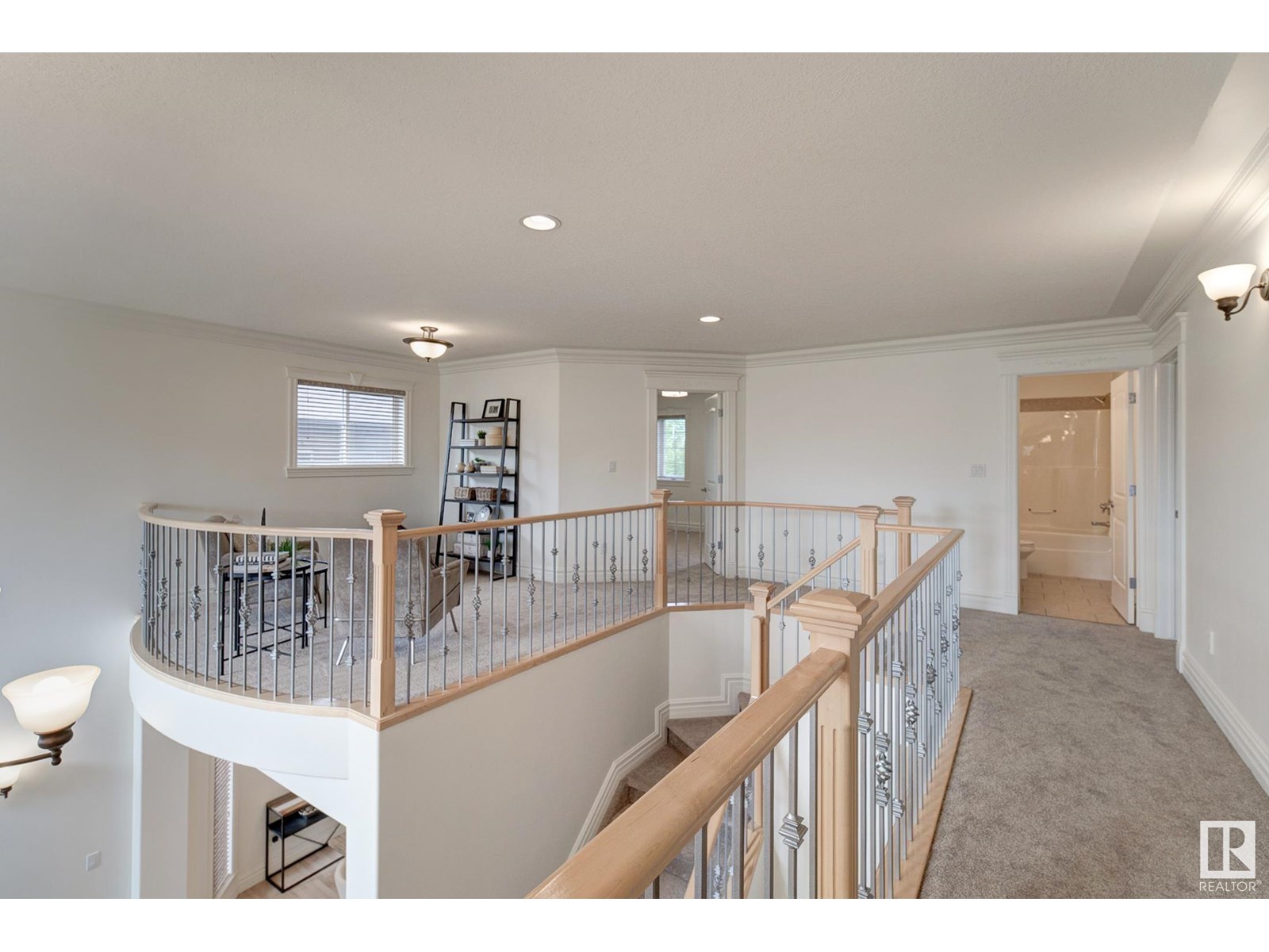 Photo 33 of 3020 Macneil Wy Nw, Edmonton AB