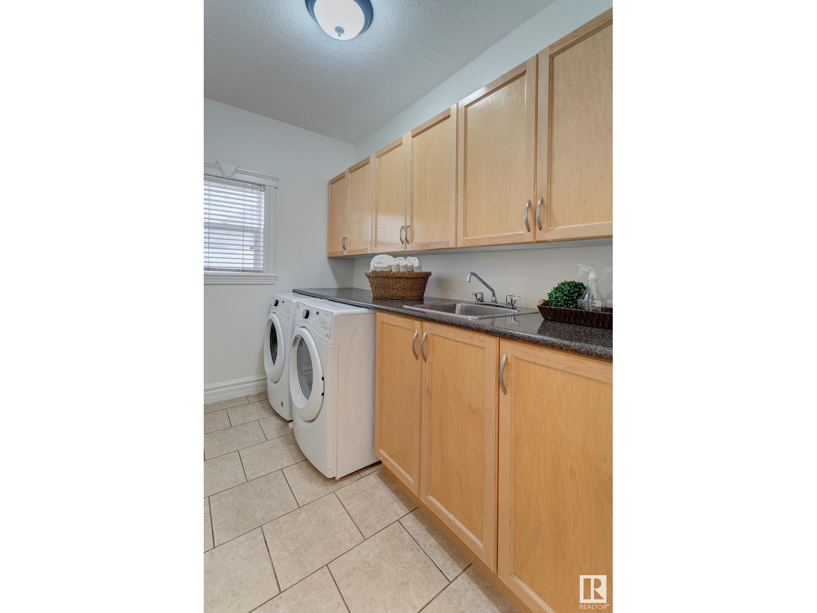 Photo 31 of 3020 Macneil Wy Nw, Edmonton AB