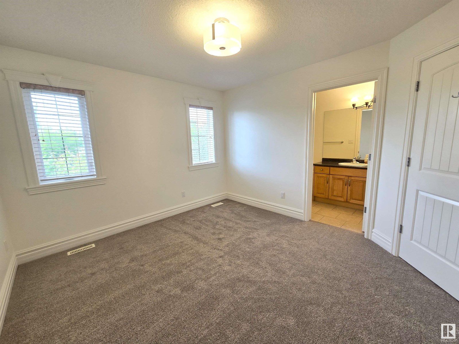 Photo 52 of 3020 Macneil Wy Nw, Edmonton AB