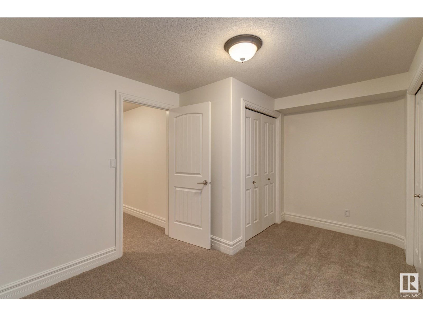 Photo 66 of 3020 Macneil Wy Nw, Edmonton AB