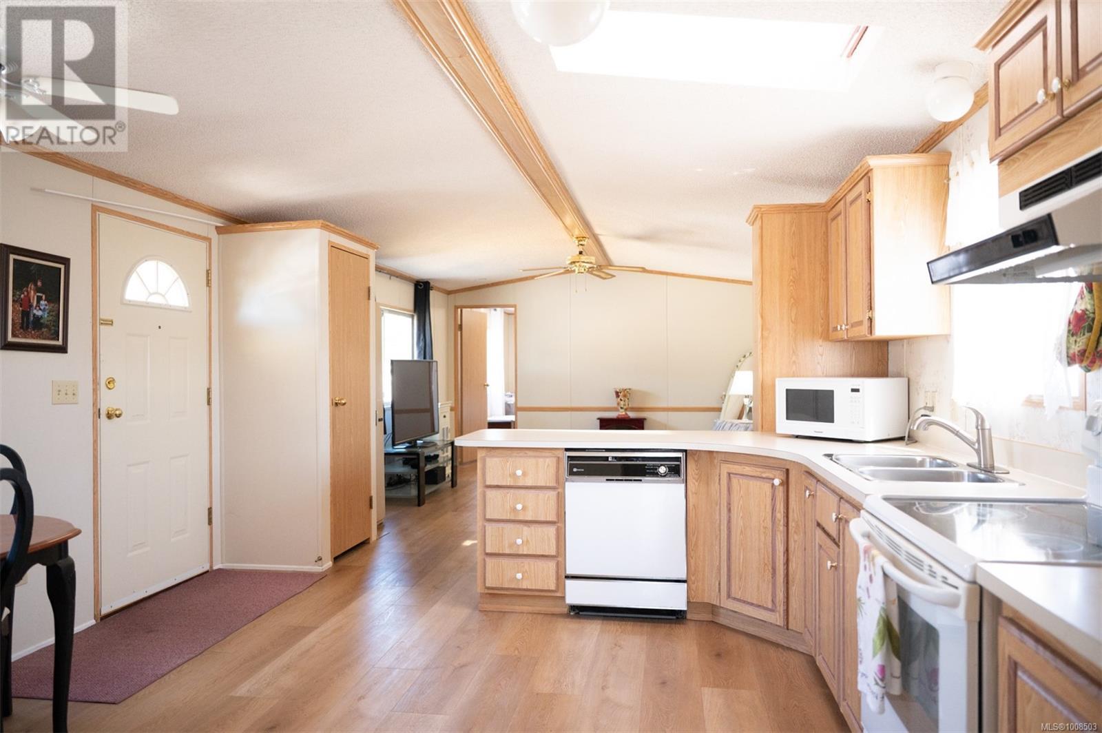Photo 18 of 32 450 Stanford Ave E, Parksville BC