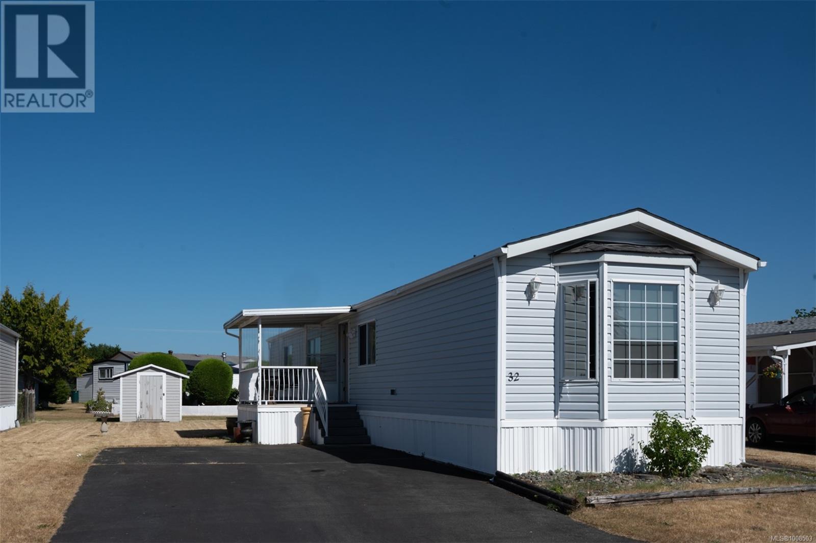 Photo 3 of 32 450 Stanford Ave E, Parksville BC