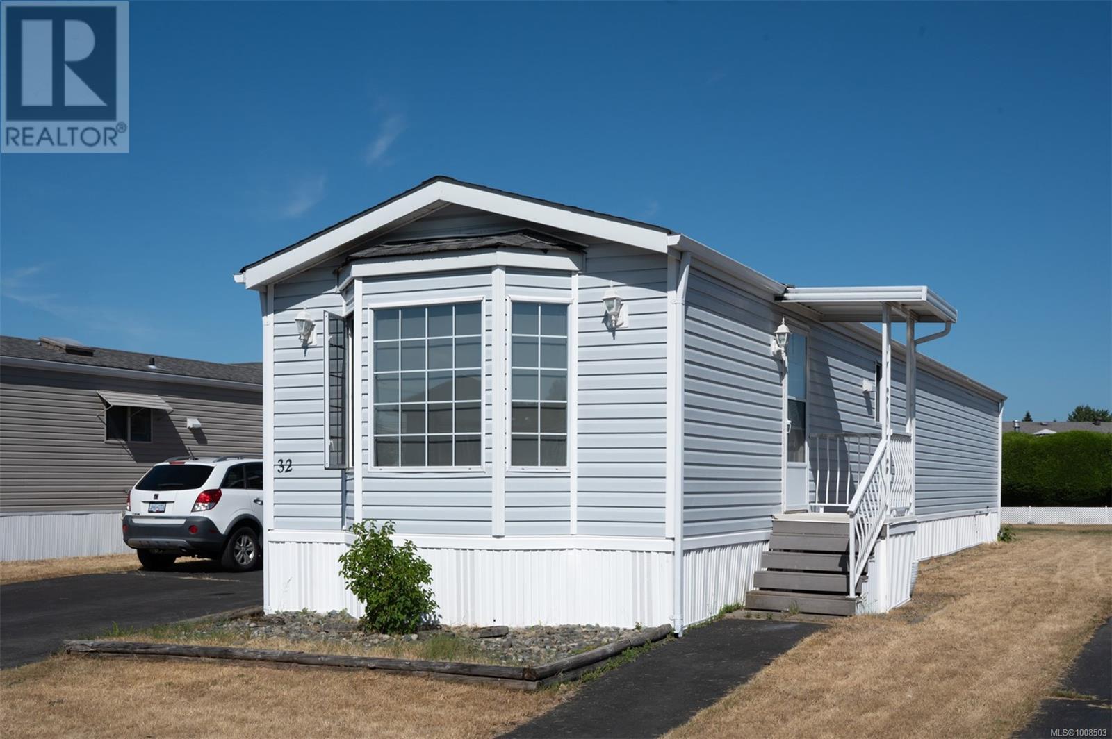 Photo 11 of 32 450 Stanford Ave E, Parksville BC