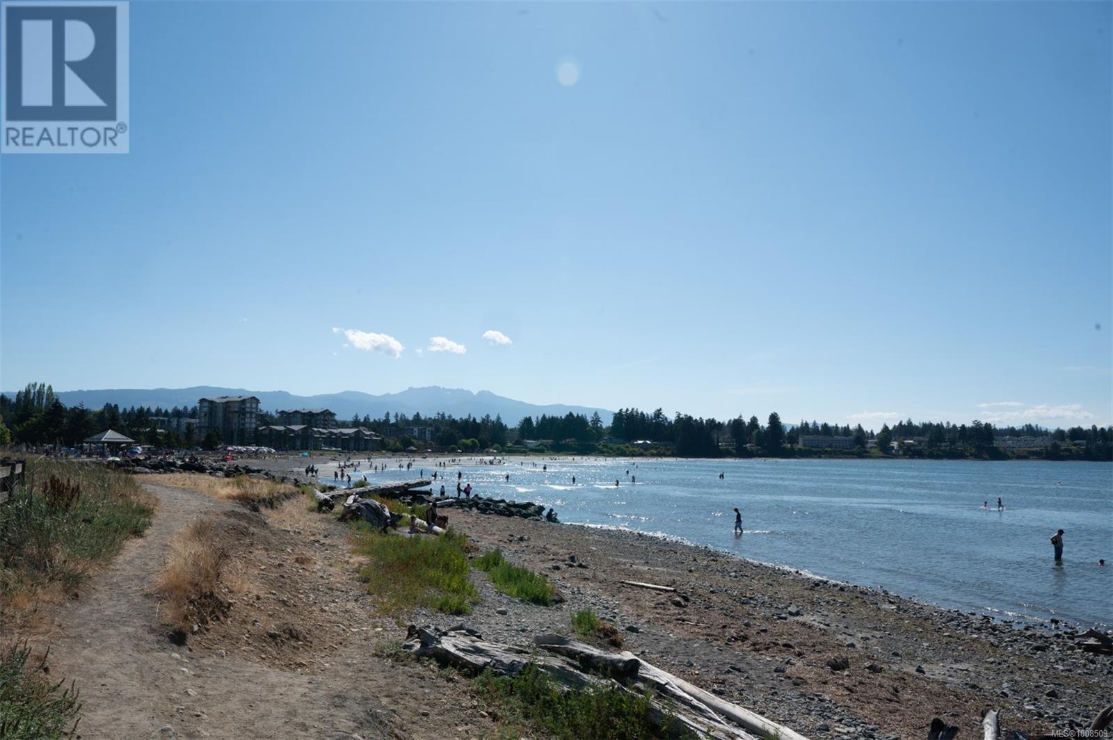 Photo 12 of 32 450 Stanford Ave E, Parksville BC