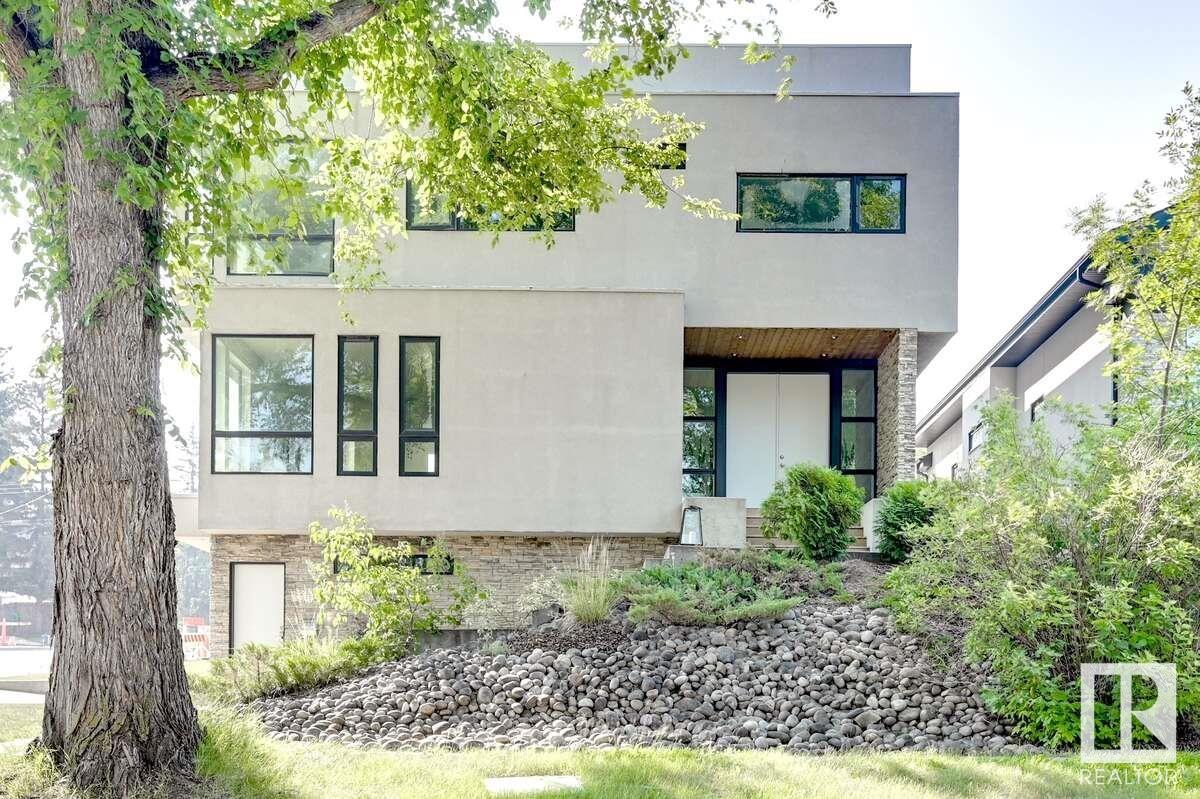 Photo 4 of 14 A Birch Dr, St Albert AB