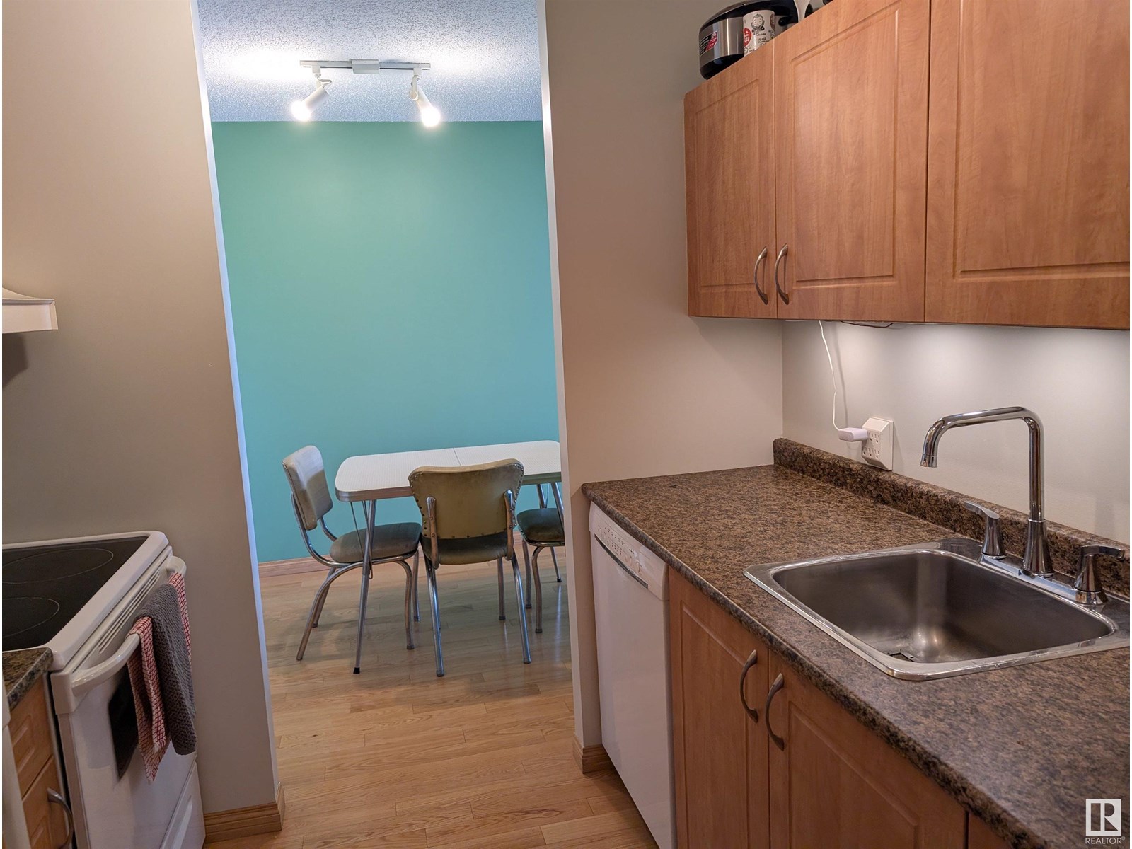 Photo 3 of 1007 11307 99 Av Nw, Edmonton AB