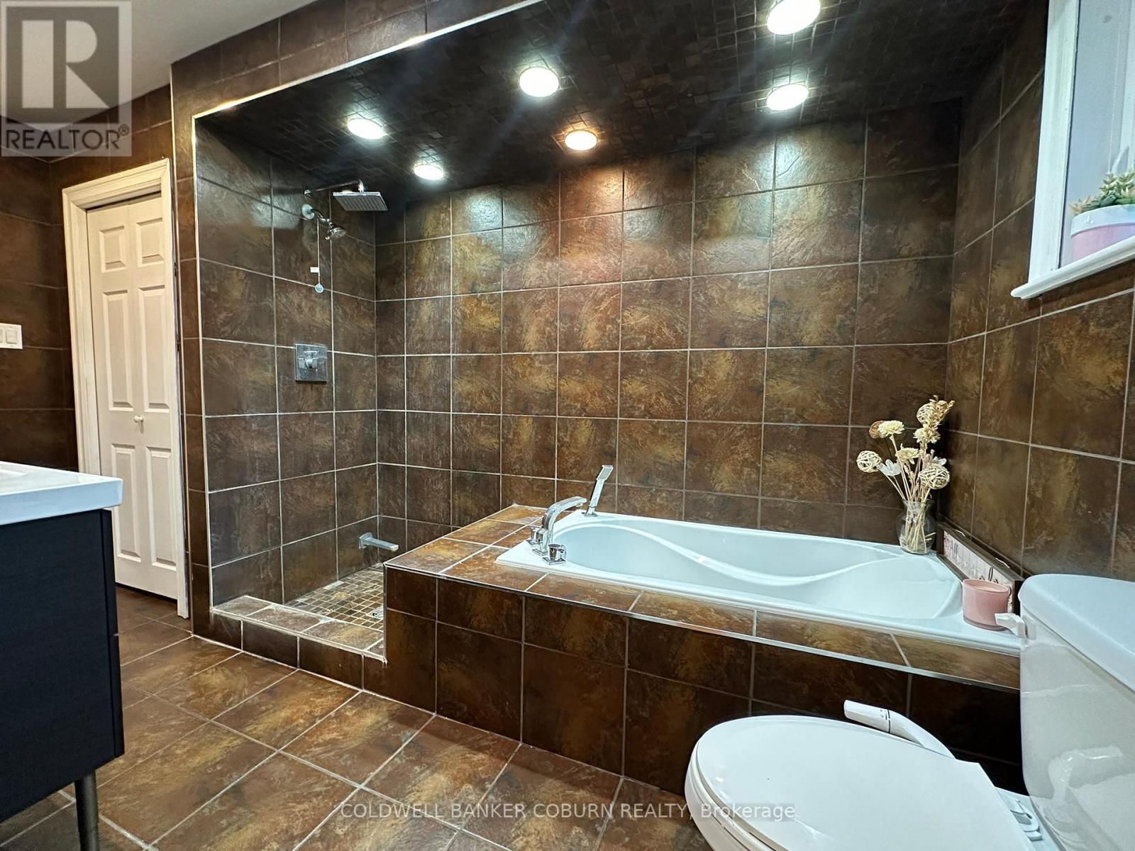 Photo 14 of 710 Hyndman Road, Edwardsburgh Cardinal ON