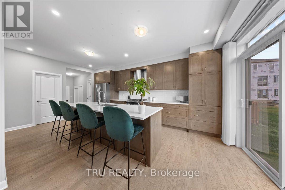 Photo 13 of 618 Galarneau Way, Ottawa ON