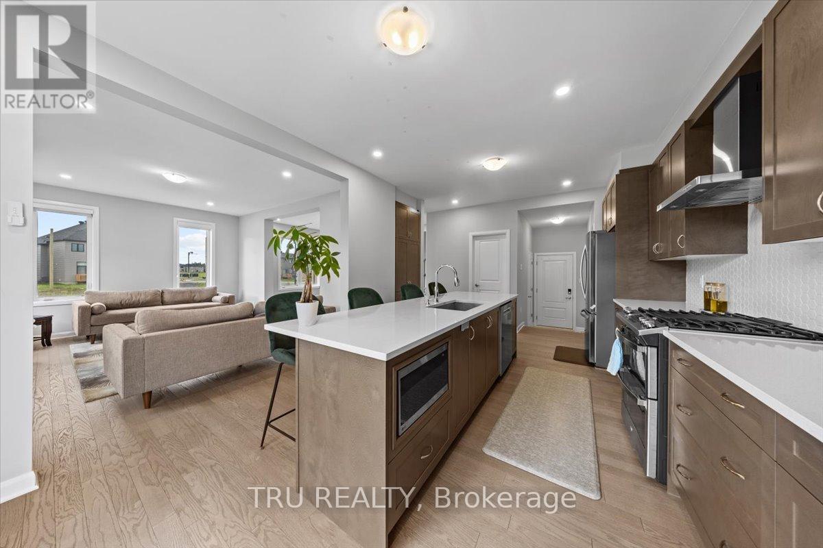 Photo 14 of 618 Galarneau Way, Ottawa ON