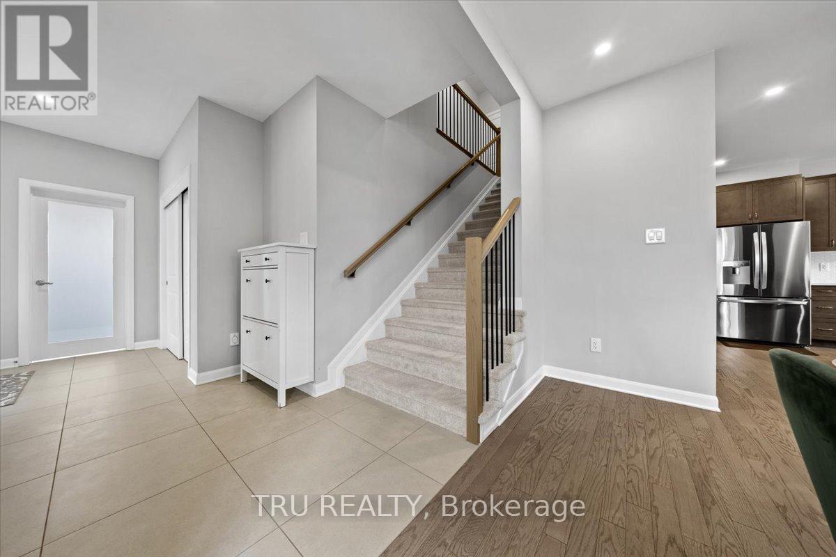 Photo 19 of 618 Galarneau Way, Ottawa ON