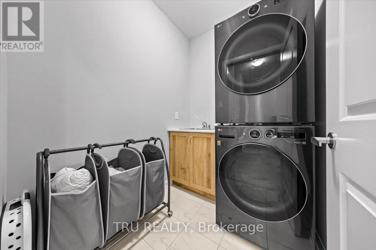 Photo 21 of 618 Galarneau Way, Ottawa ON