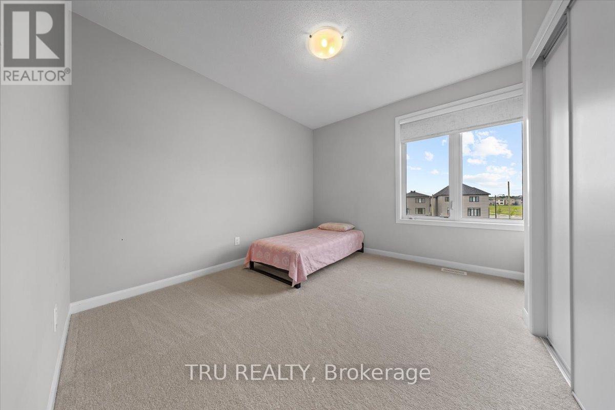 Photo 23 of 618 Galarneau Way, Ottawa ON
