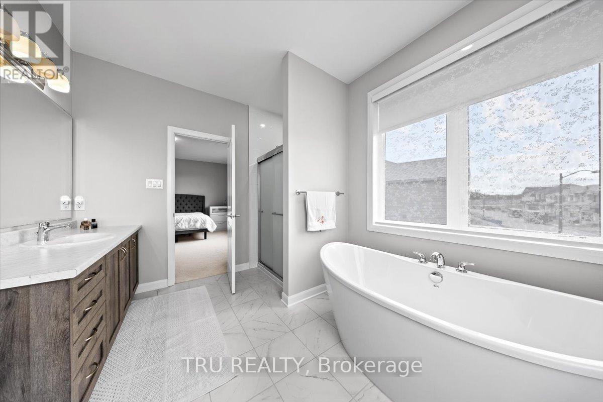 Photo 29 of 618 Galarneau Way, Ottawa ON