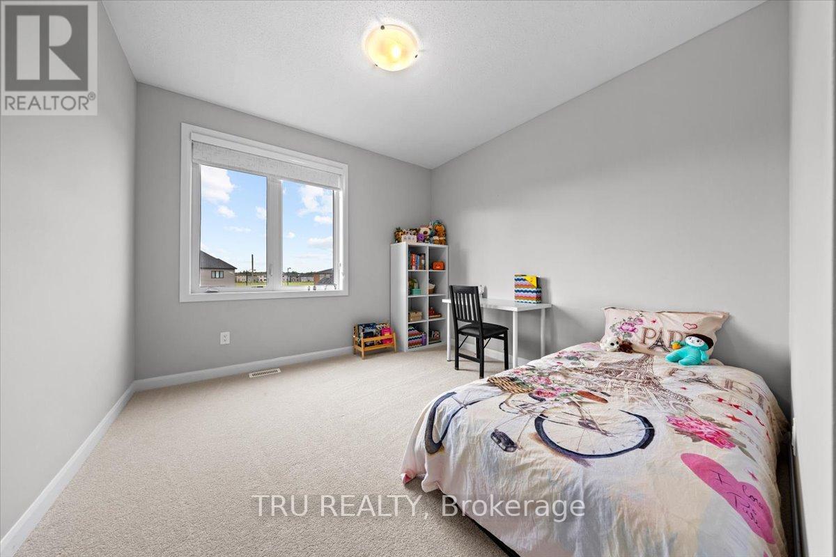 Photo 31 of 618 Galarneau Way, Ottawa ON
