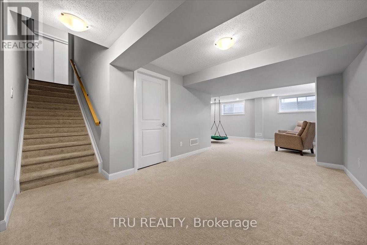 Photo 32 of 618 Galarneau Way, Ottawa ON
