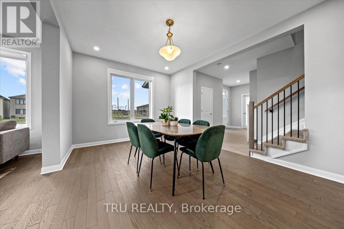Photo 9 of 618 Galarneau Way, Ottawa ON