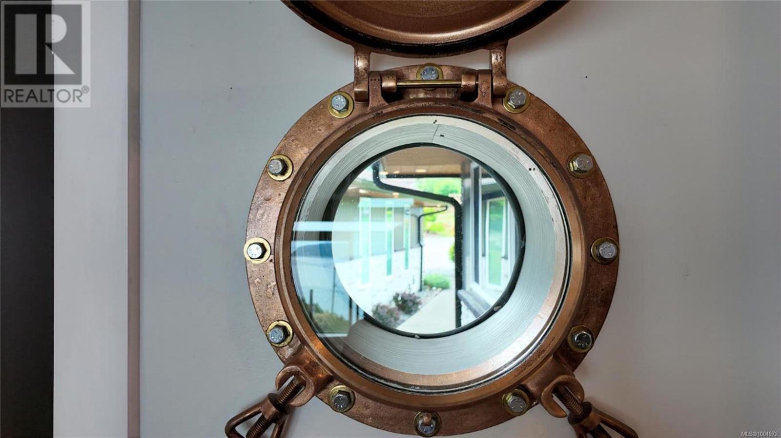 699 Galerno Rd, Campbell River