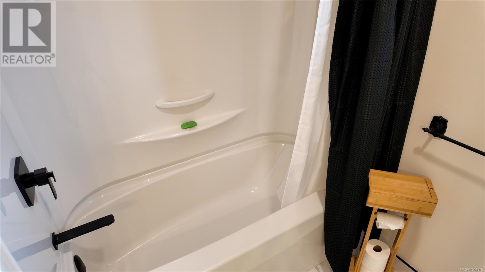 699 Galerno Rd, Campbell River