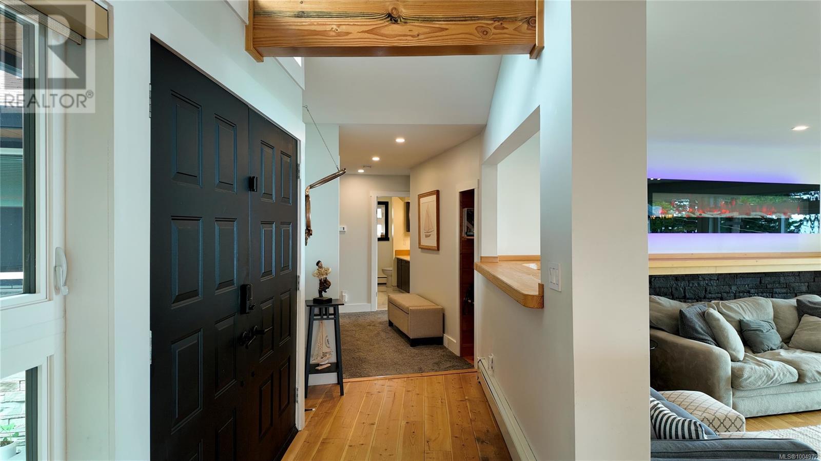 699 Galerno Rd, Campbell River