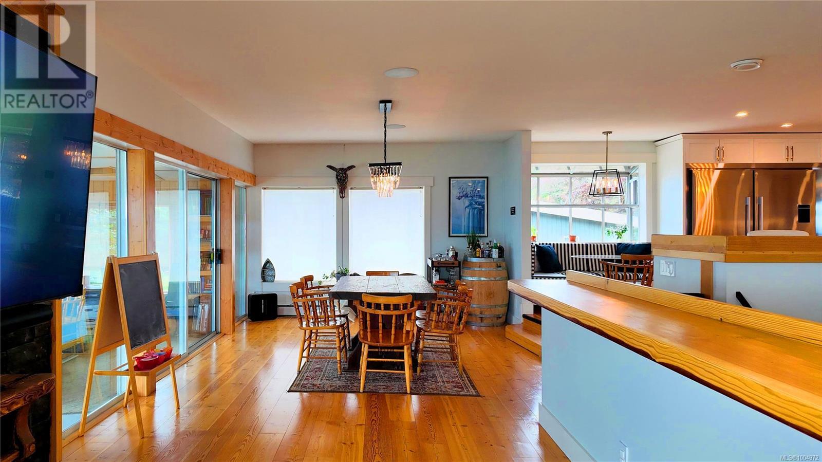 699 Galerno Rd, Campbell River