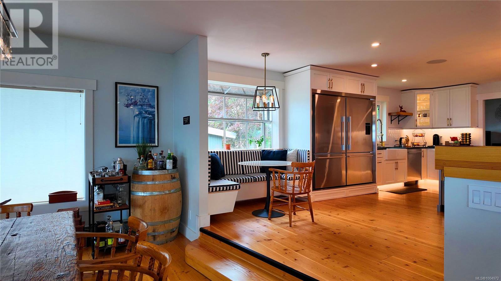 699 Galerno Rd, Campbell River