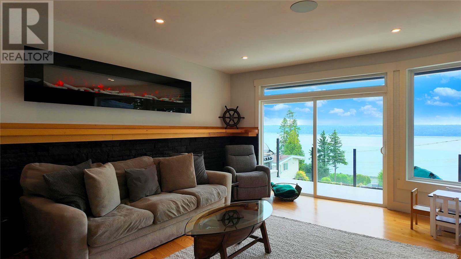 699 Galerno Rd, Campbell River