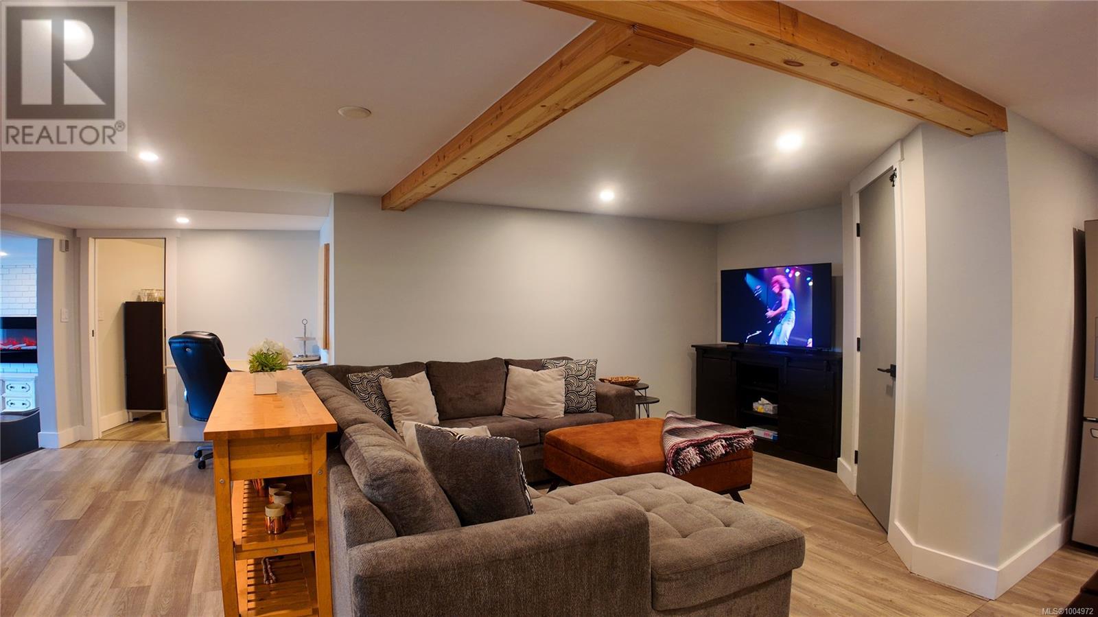 699 Galerno Rd, Campbell River