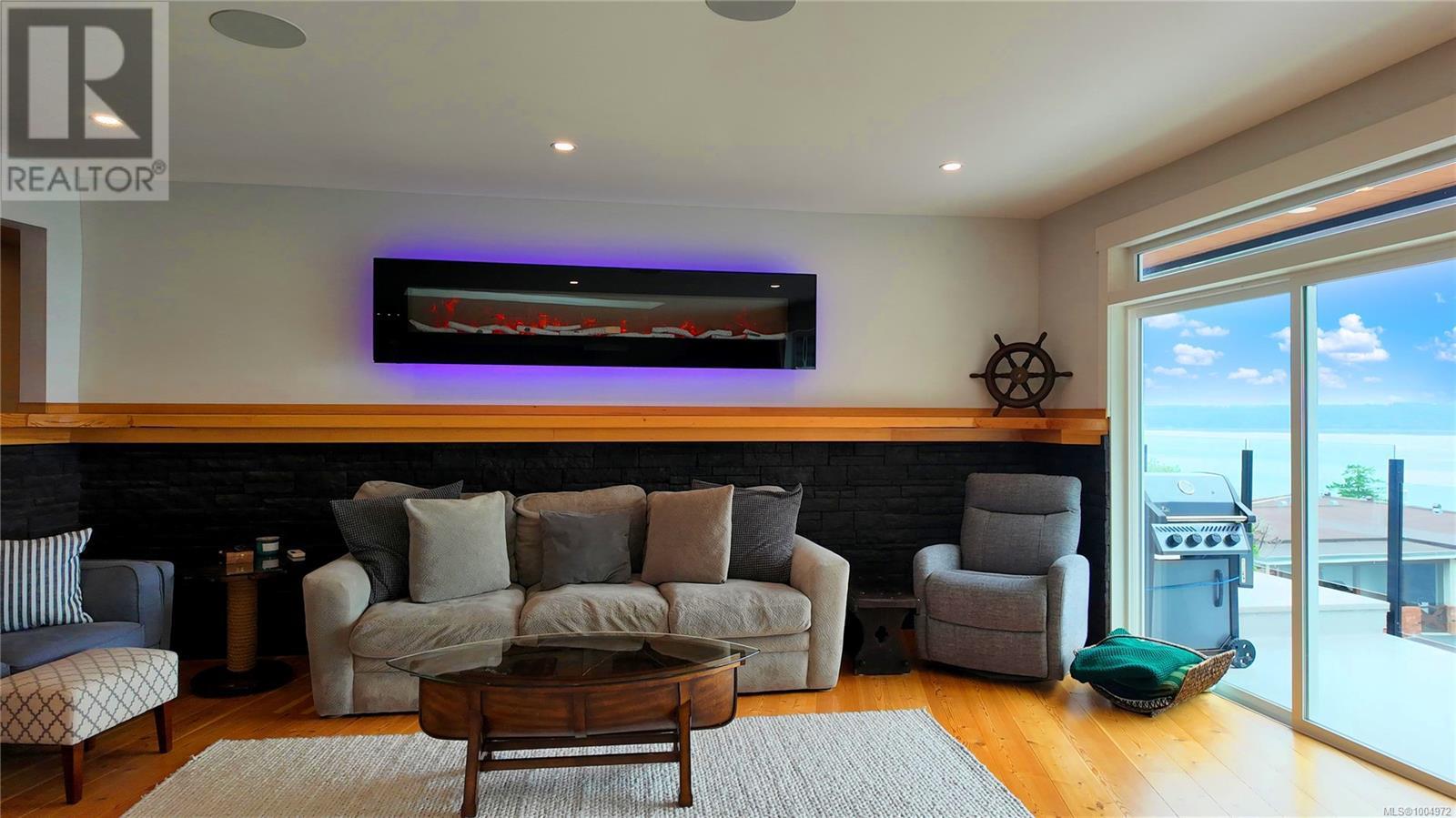 699 Galerno Rd, Campbell River