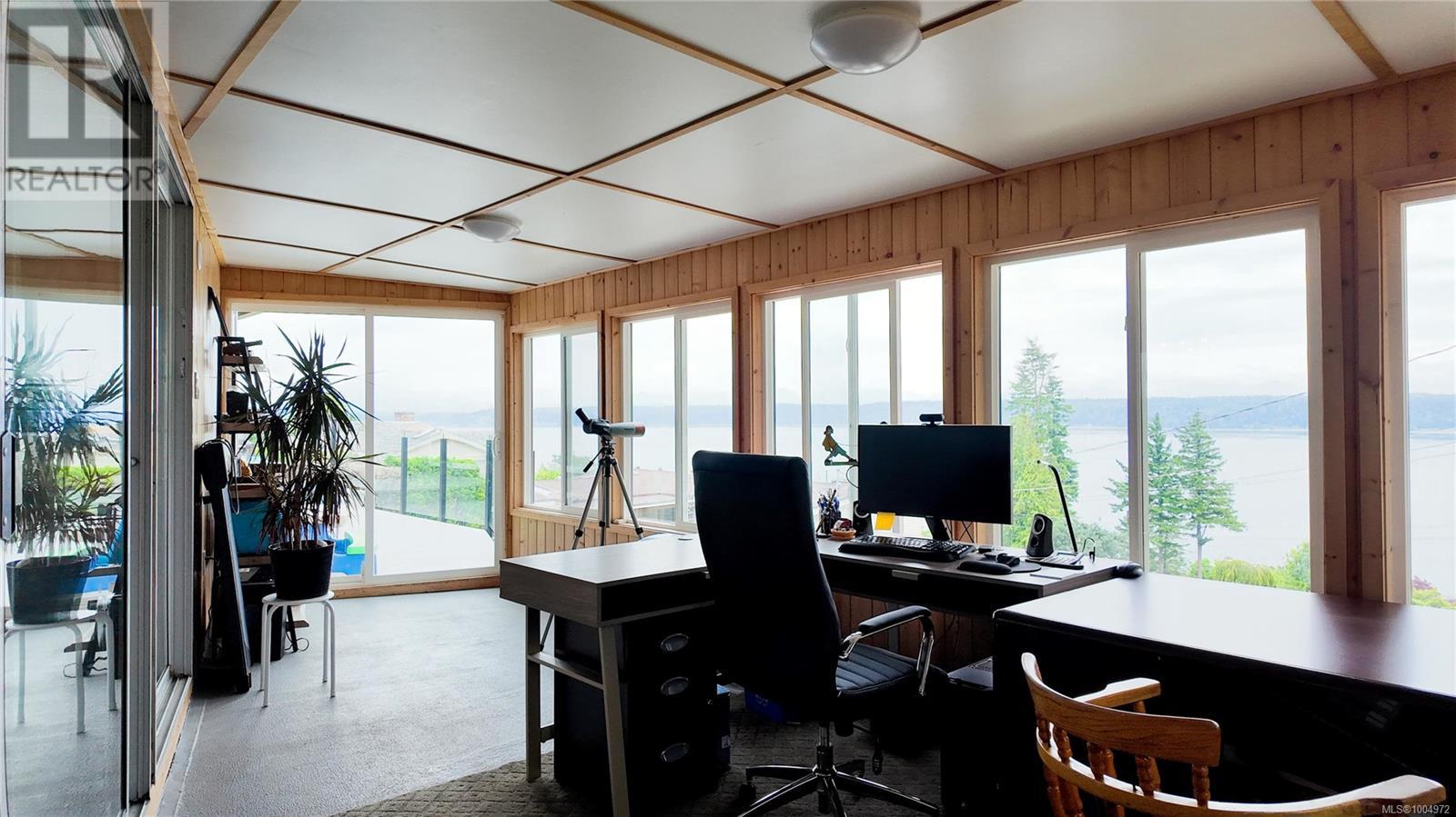 699 Galerno Rd, Campbell River