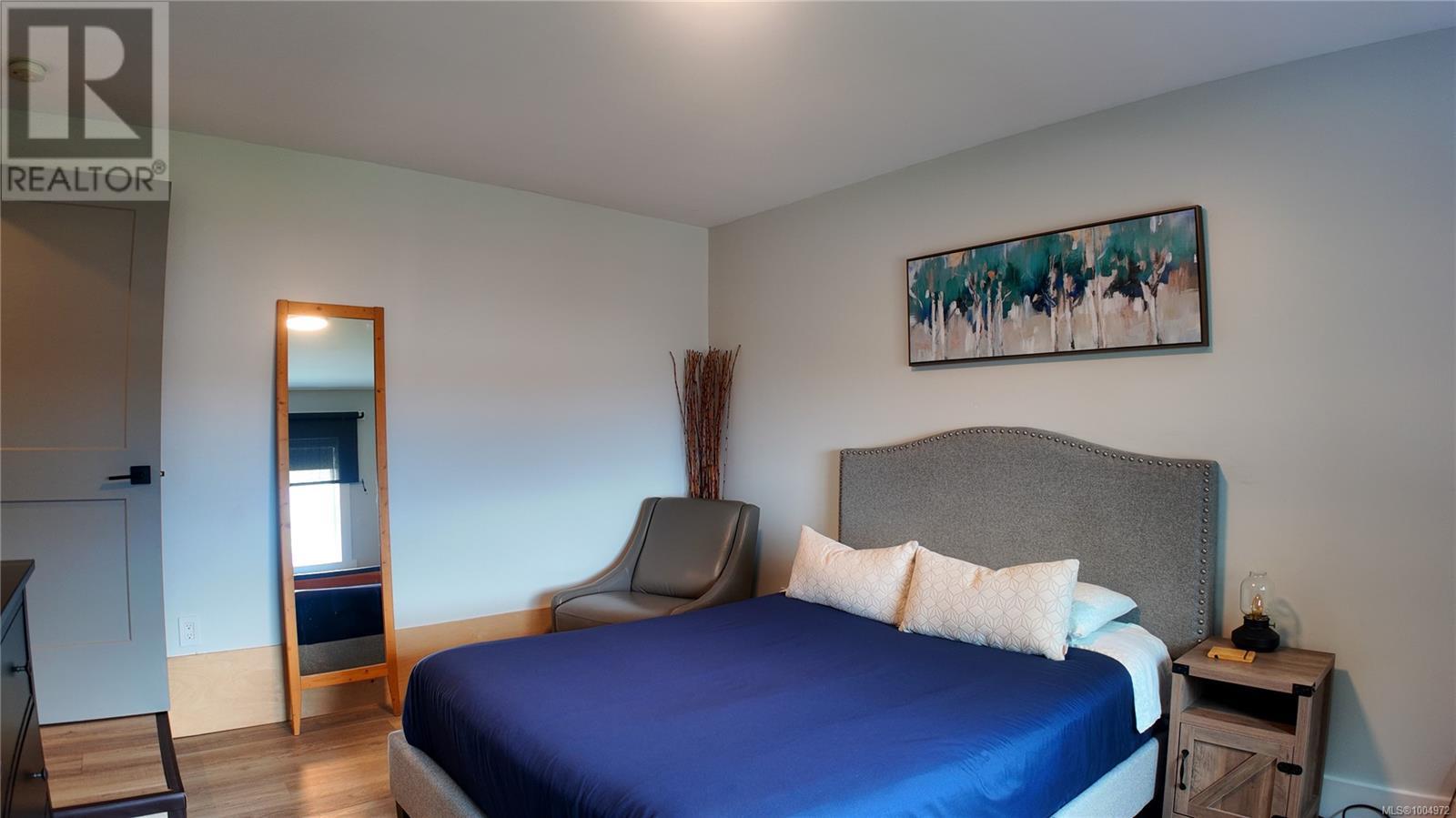 699 Galerno Rd, Campbell River