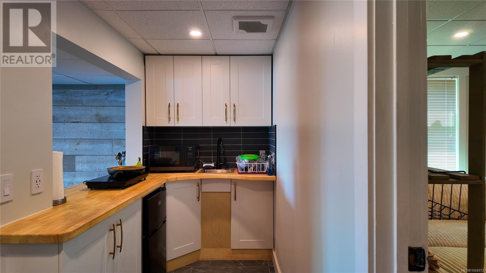 699 Galerno Rd, Campbell River