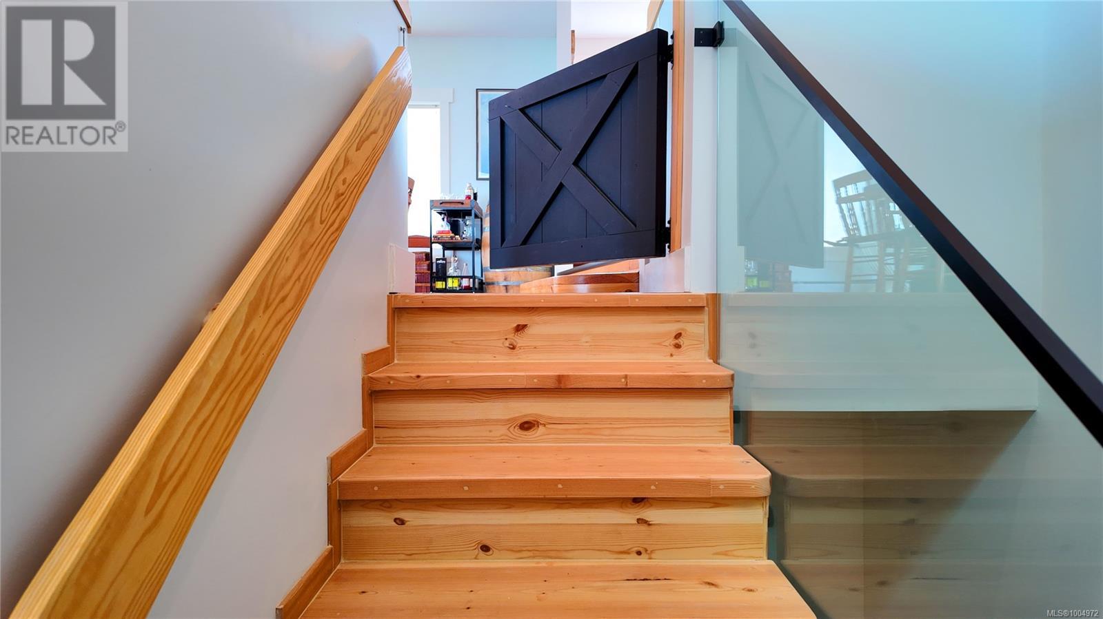 699 Galerno Rd, Campbell River