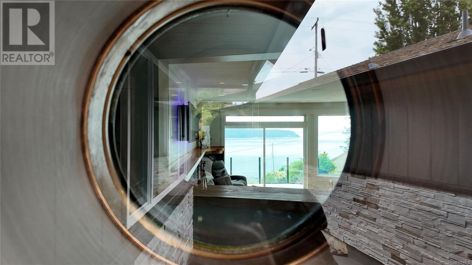 699 Galerno Rd, Campbell River