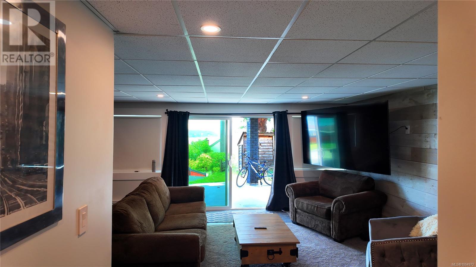 699 Galerno Rd, Campbell River