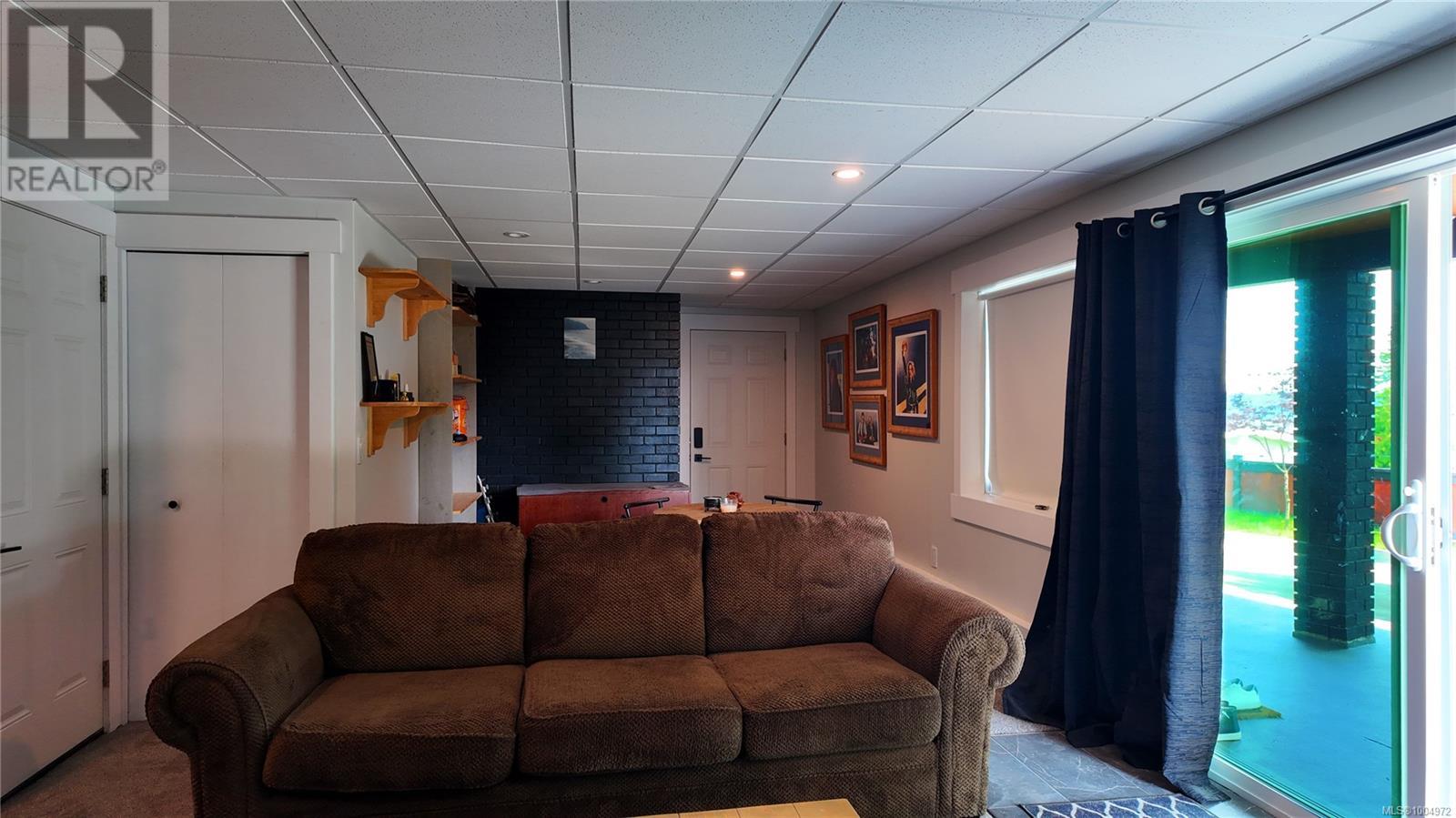 699 Galerno Rd, Campbell River