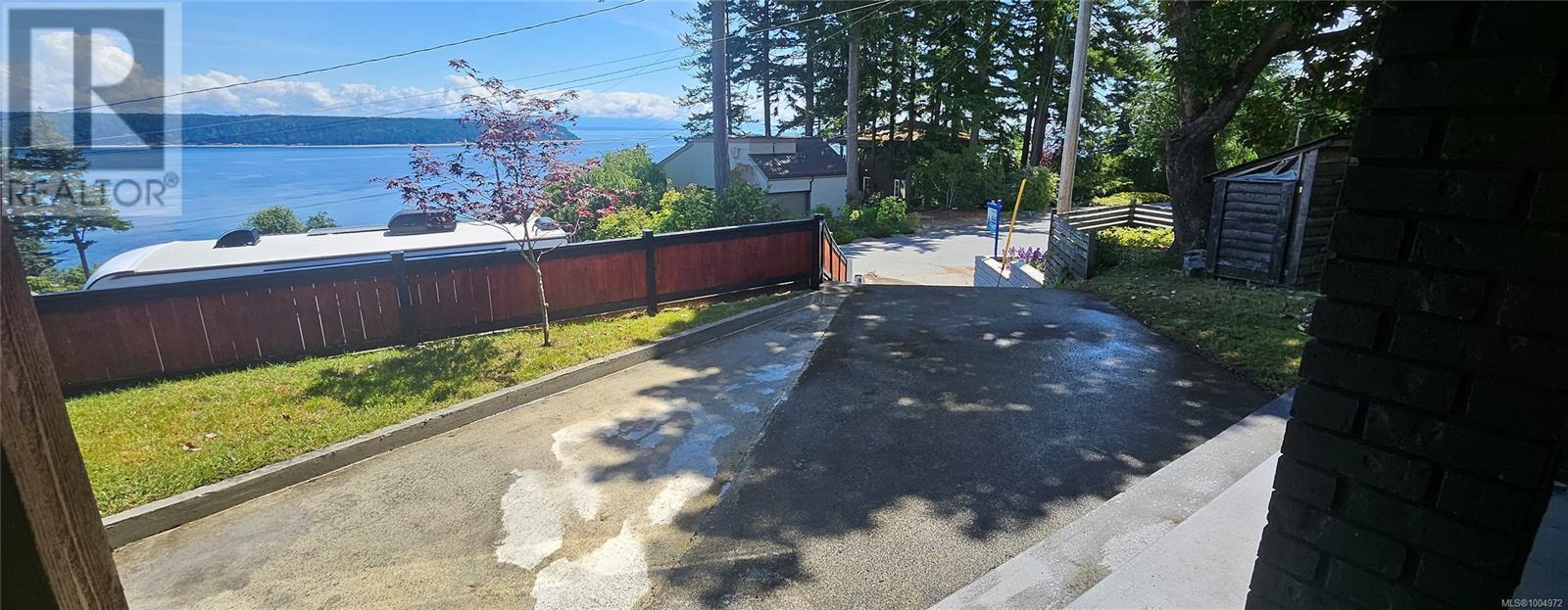 699 Galerno Rd, Campbell River