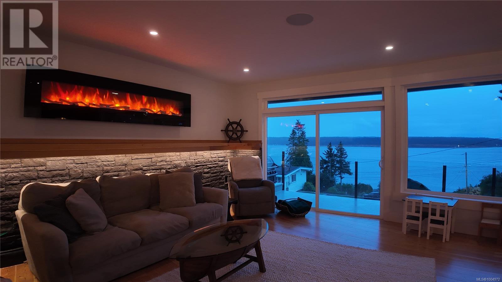 699 Galerno Rd, Campbell River