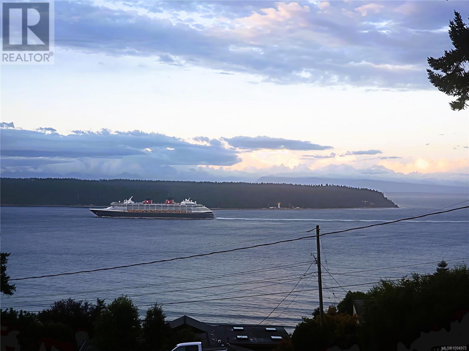 699 Galerno Rd, Campbell River