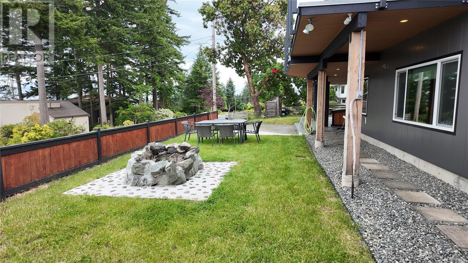 699 Galerno Rd, Campbell River