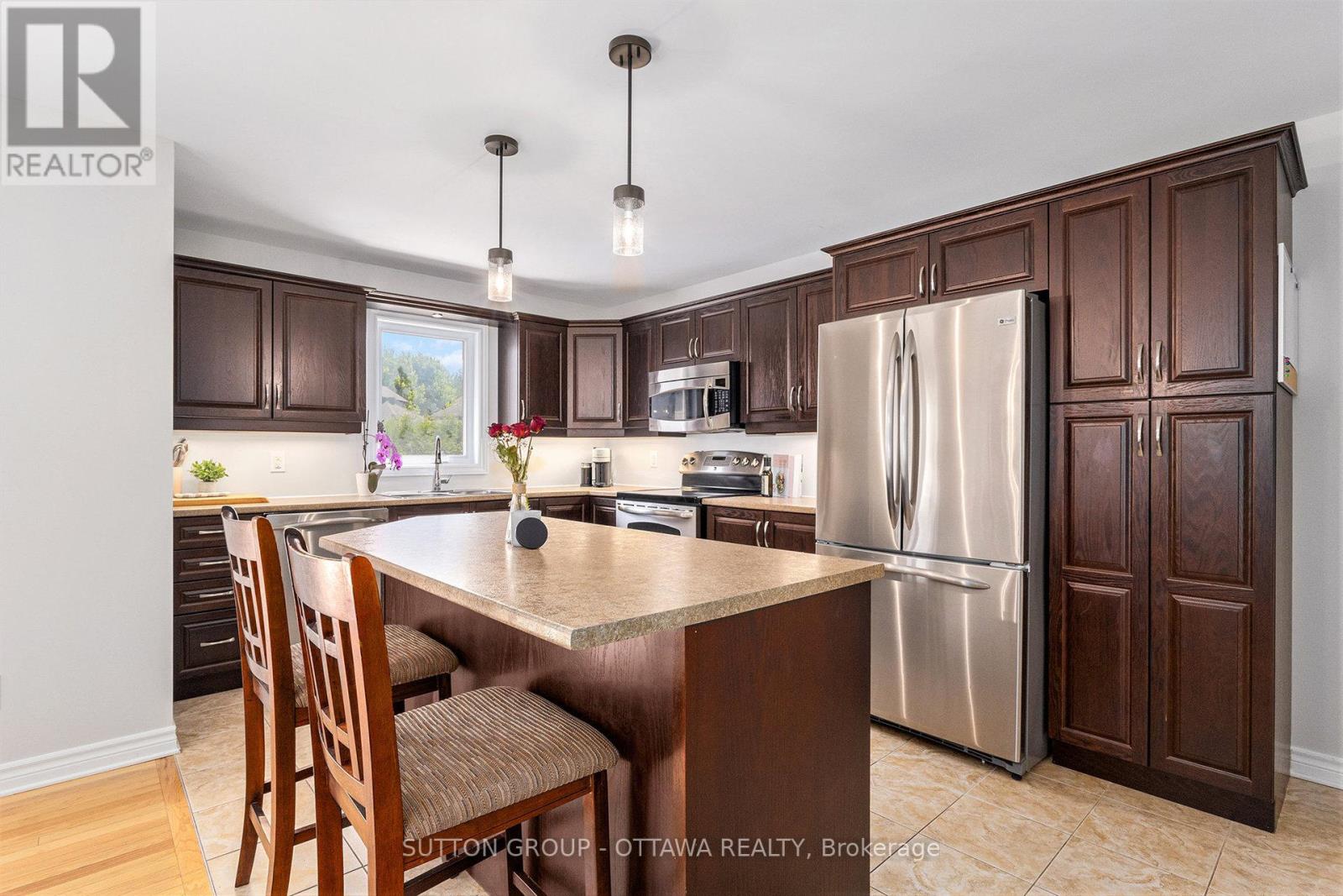 Photo 8 of 56 Honore Crescent, The Nation ON